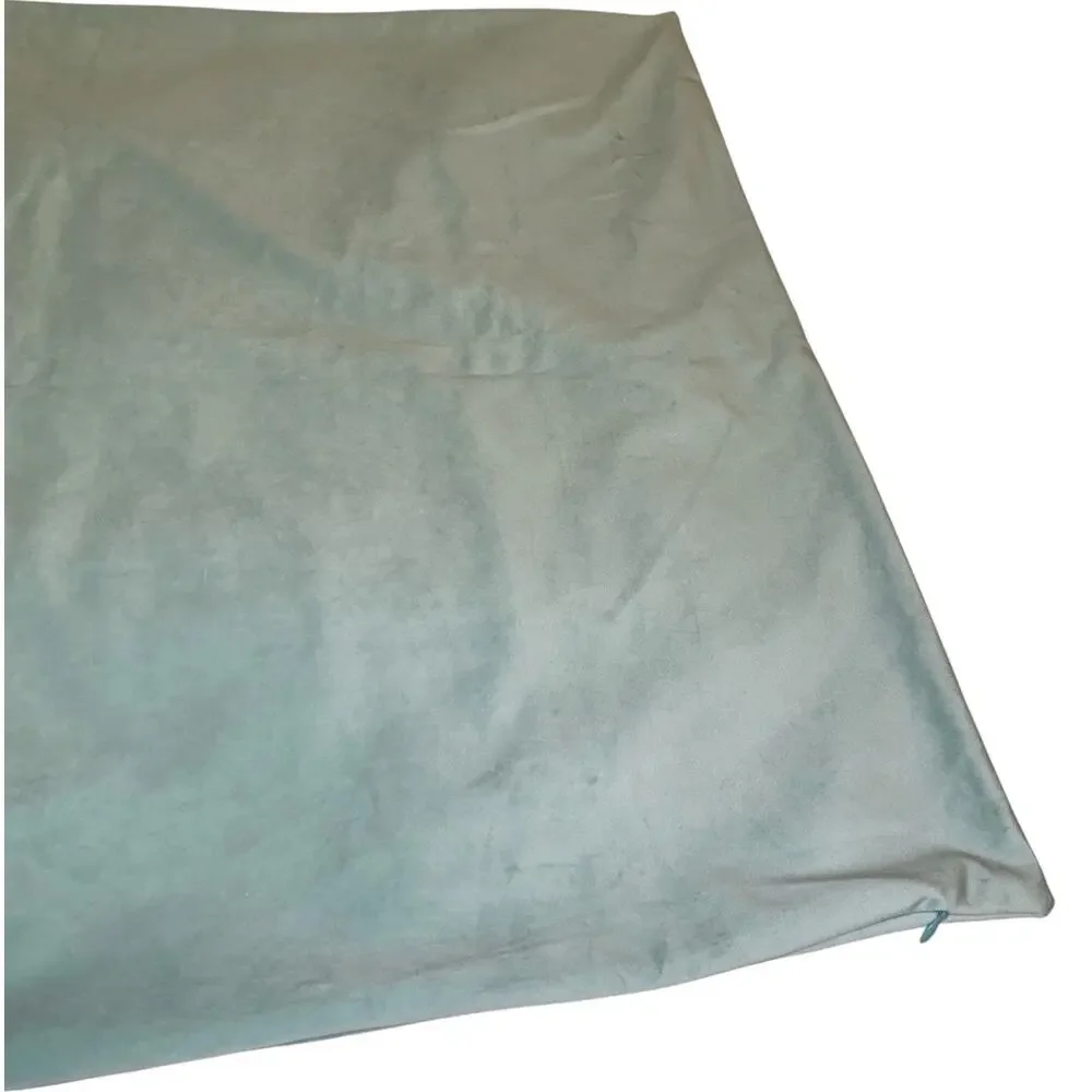 NWOT Set of TWO Velvety 26